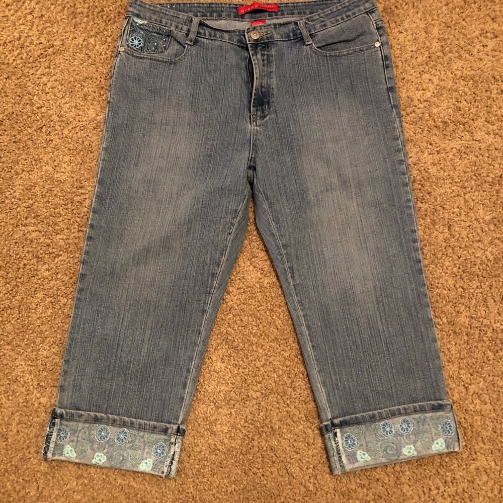Women’s Jeans Capris Cosmopolitan 14